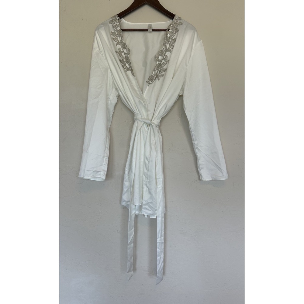 Flora Nikrooz White Satin Robe Silver Floral Appliqué L XL Tie Front Lightweight